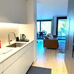 Ferienhaus Swisshut Modern 5min West Station - Apart. Rugen 1