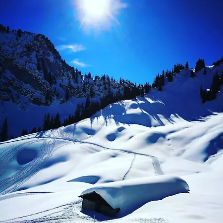 Swisshut Modern 5min West Station - Apart. Rugen 1 Vakantiehuis *