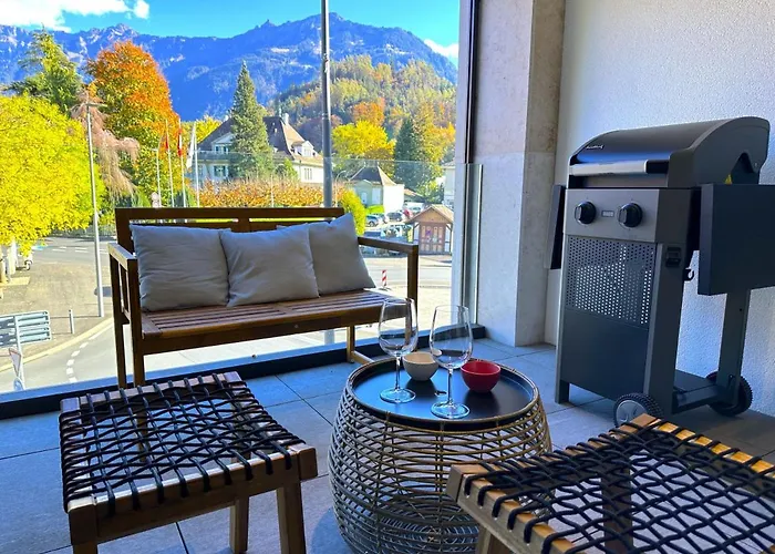 Vakantiehuis Swisshut Modern 5min West Station - Apart. Rugen 1 Interlaken