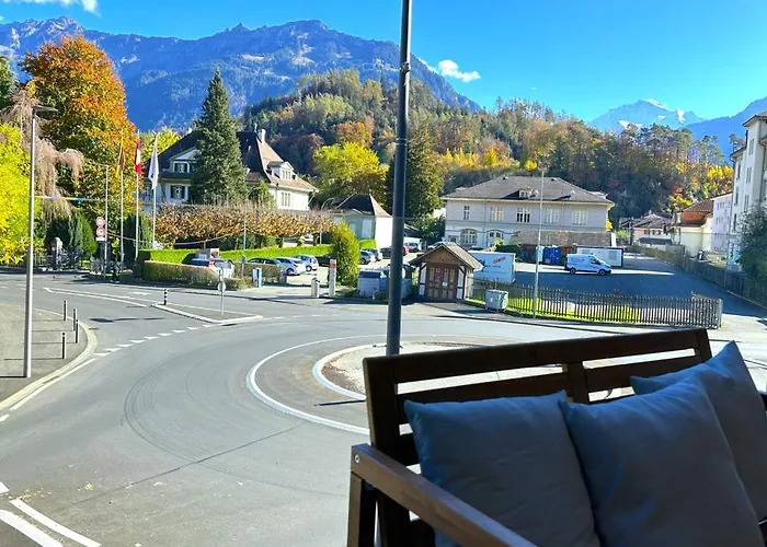 Vakantiehuis Swisshut Modern 5min West Station - Apart. Rugen 1 *